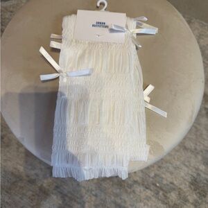 NWT Urban Outfitters Cream Lace Legwarmers  with Ribbon Bows